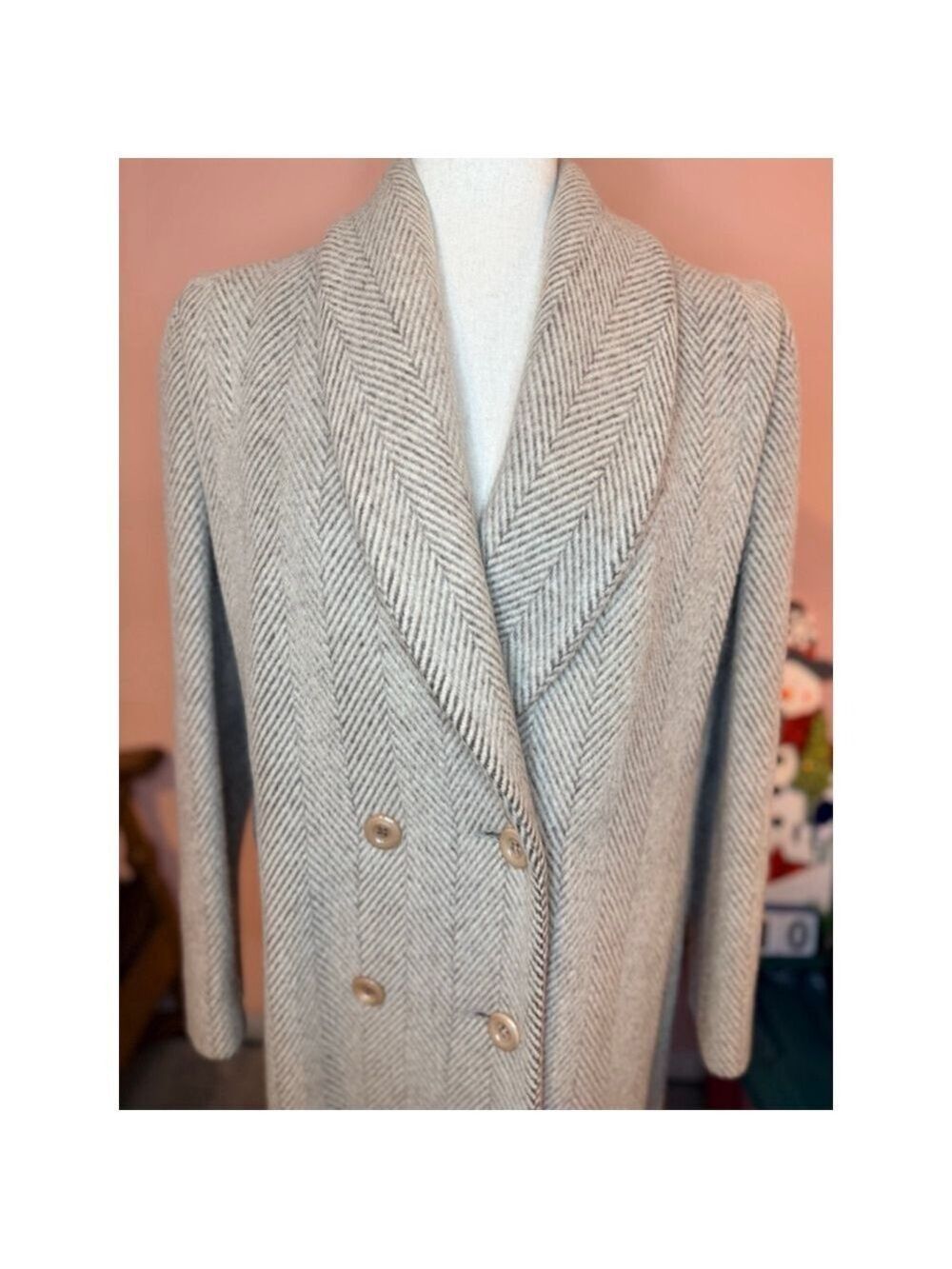 Pavillion petite 100% pure wool coat light herringbone pattern. Red Union Label
